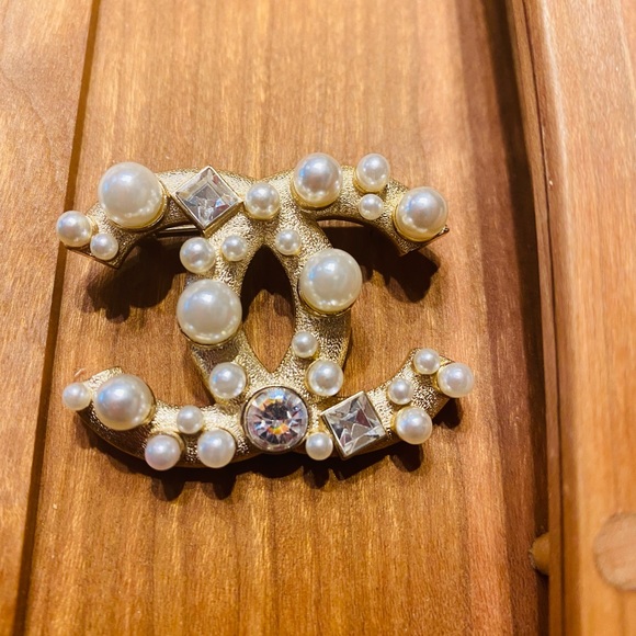 CHANEL Jewelry - Gorgeous Authentic Chanel Brooch